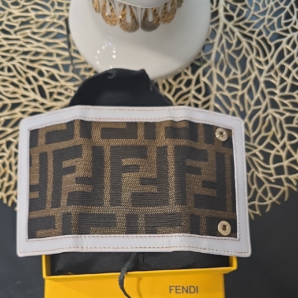 Fendi Brown Monogram KEY Wallet with White Trim - Picture 8 of 12